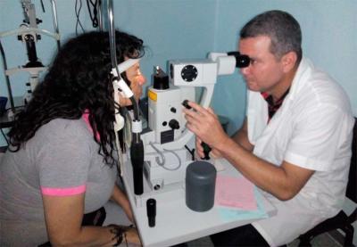 Destacado altruismo de trabajadores de oftalmolofía